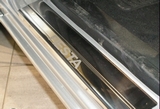 Alu-Frost Накладки на внутренние пороги с надписью, нерж. сталь, 2 шт. (3D) FORD (форд) Fiesta 09-
