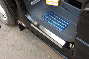 Alu-Frost Накладки на внутренние пороги с надписью, нерж. сталь, 2 шт. VW T5 Multivan/Transporter 03-/10- - Автоаксессуары и тюнинг