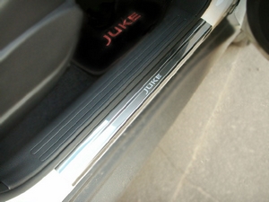 Alu-Frost Накладки на внутренние пороги с надписью, нерж. сталь, 4 шт. NISSAN (ниссан) Juke/жук 10- - Автоаксессуары и тюнинг