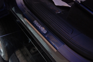 Alu-Frost Накладки на внутренние пороги с надписью, нерж. сталь, 4 шт. VW Touareg/туарег 10- - Автоаксессуары и тюнинг