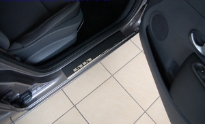 Alu-Frost Накладки на внутренние пороги с надписью, нерж. сталь+карбон, 4 шт. (4D) HONDA (хонда) Civic/Цивик 06-11 - Автоаксессуары и тюнинг