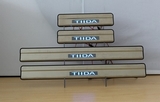 JMT Накладки на дверные пороги с логотипом и LED подсветкой, нерж. NISSAN (ниссан) Tiida/тиида 15-