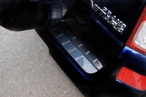 Alu-Frost Накладка на задний бампер с силиконом, нерж. сталь (3D/5D) SUZUKI (сузуки) Grand/Грандр Vitara/гранд витара 05-/08-/13- - Автоаксессуары и тюнинг