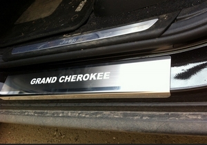 Alu-Frost Накладки на внутренние пороги с надписью, нерж. сталь, 4 шт. JEEP (джип) Grand/Грандр Cherokee/чероки 11-/13- - Автоаксессуары и тюнинг