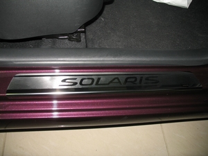 Souz-96 Накладки на внутр. пороги с рисунком (компл.4шт.) на металл HYUNDAI (хендай) Solaris 10- - Автоаксессуары и тюнинг